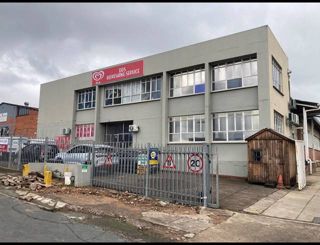 2,140M² FACTORY TO LET IN WESTMEAD